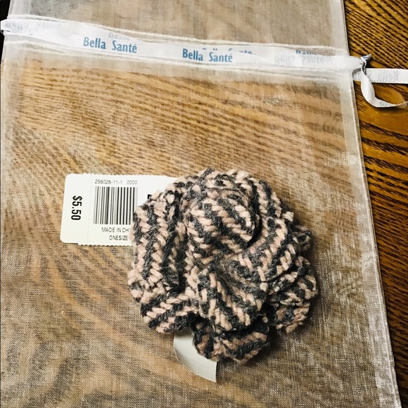 Pretty Gap Pin - Picture 1 of 2